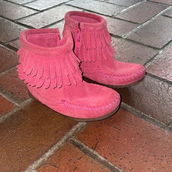 Double Fringed Pink Moccasin Boots 7 - Picture 7 of 11